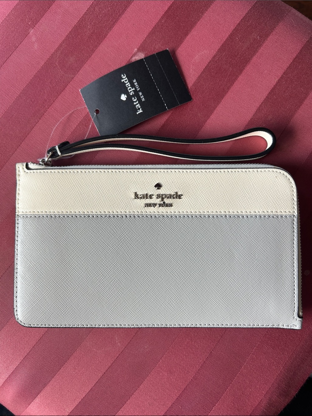 KATE SPADE NWT Cream and Light Gray Zip Wristlet Wallet
